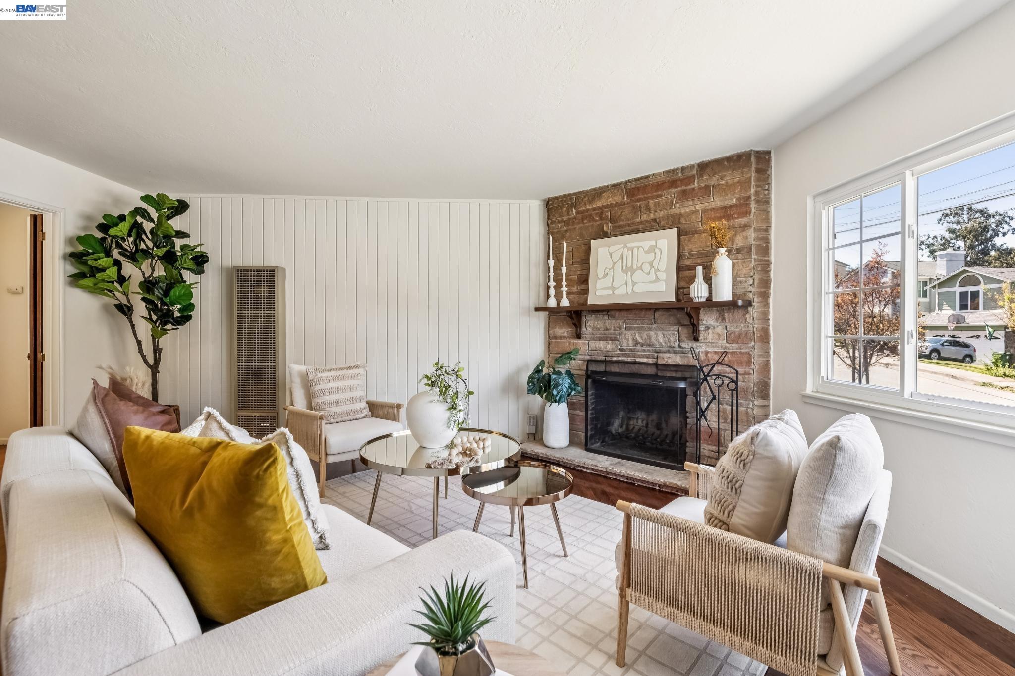 Detail Gallery Image 5 of 58 For 18810 Madison Ave, Castro Valley,  CA 94546 - 2 Beds | 1 Baths