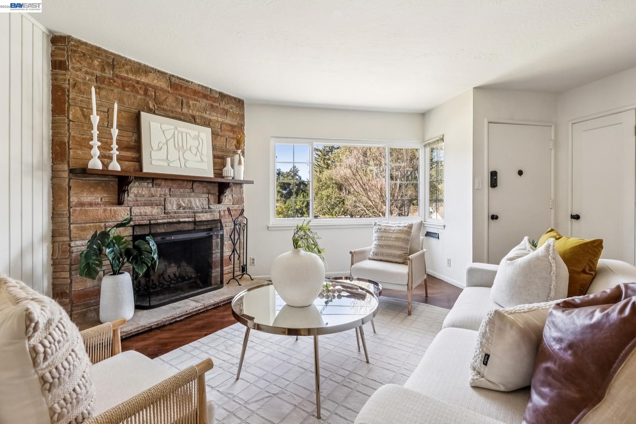 Detail Gallery Image 9 of 58 For 18810 Madison Ave, Castro Valley,  CA 94546 - 2 Beds | 1 Baths