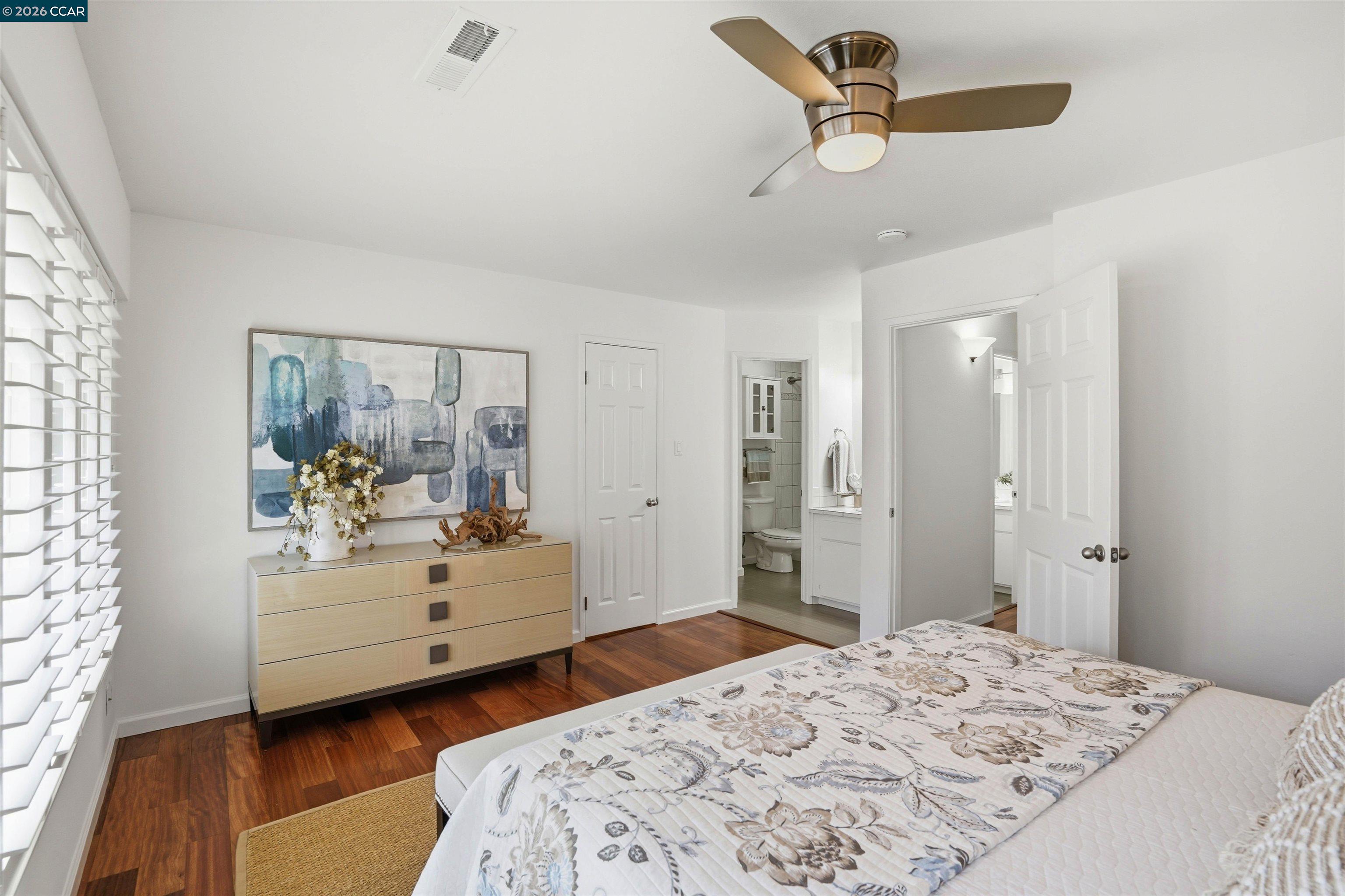 Photo #15: 41126562 Listing: Photo #15