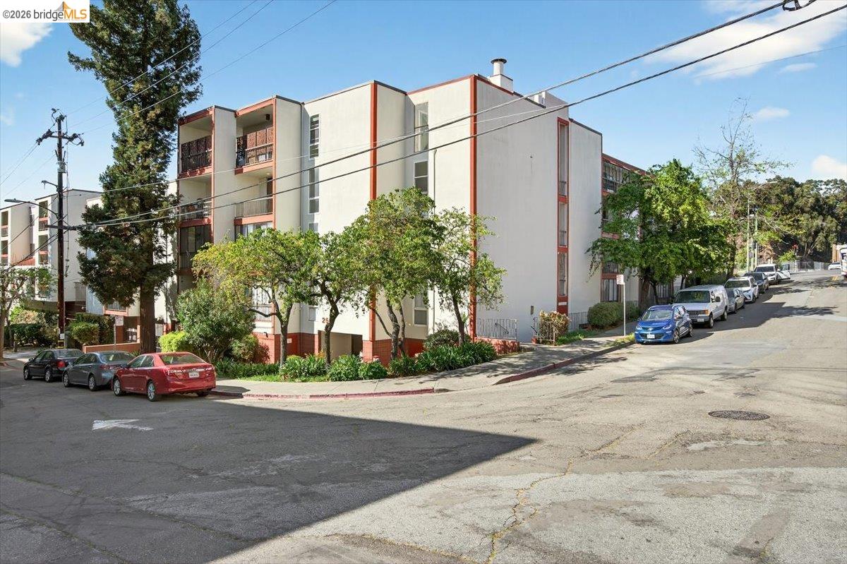 250 Whitmore St UNIT 304, Oakland, CA, 94611