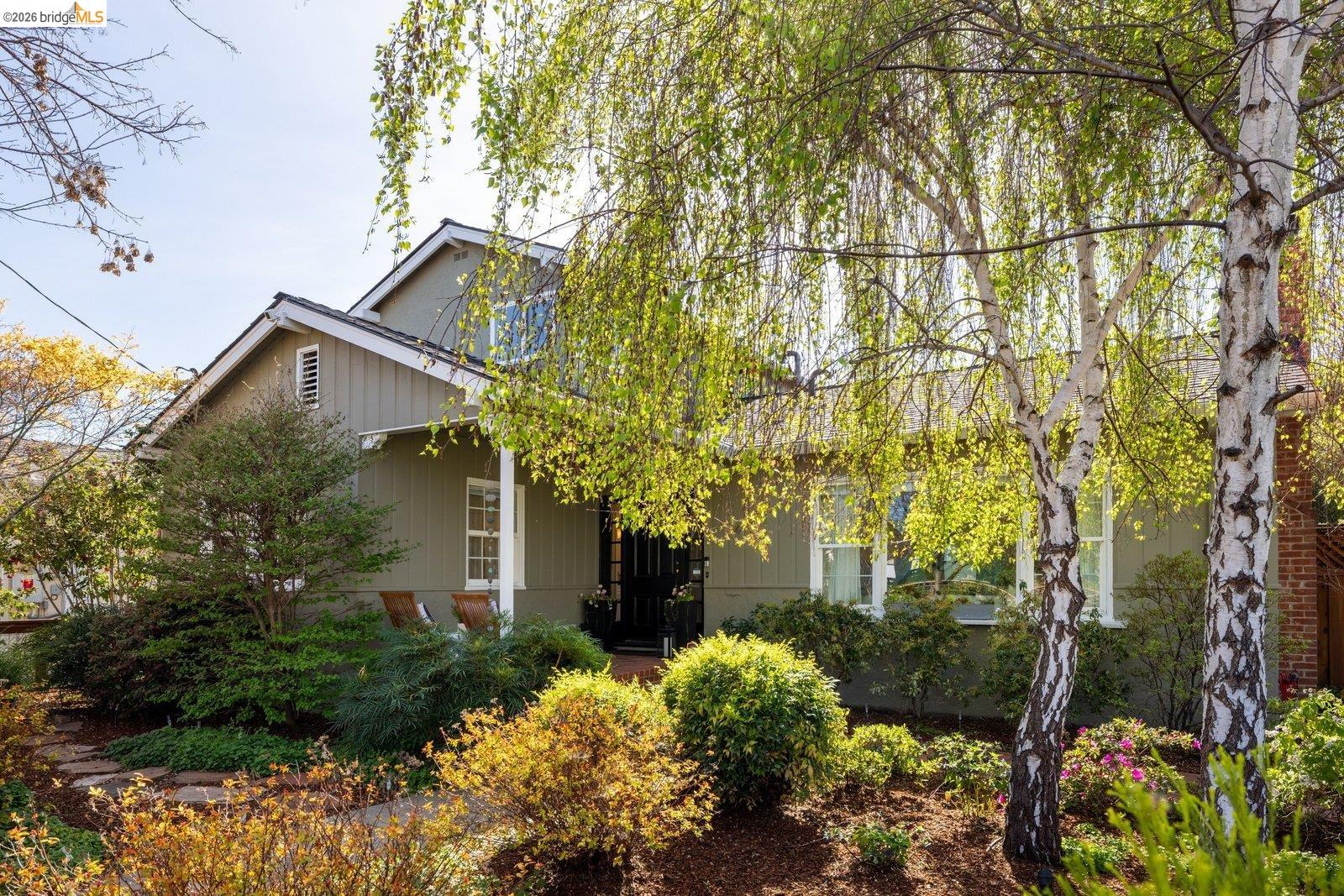 Detail Gallery Image 2 of 57 For 409 Pershing Dr, San Leandro,  CA 94577 - 3 Beds | 2 Baths