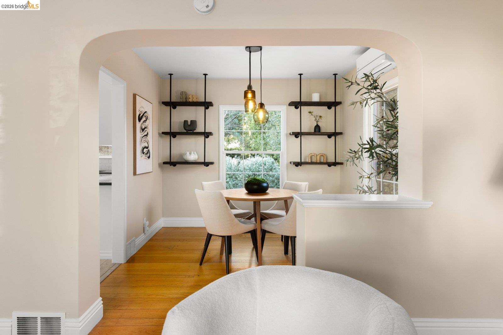 Detail Gallery Image 16 of 57 For 409 Pershing Dr, San Leandro,  CA 94577 - 3 Beds | 2 Baths