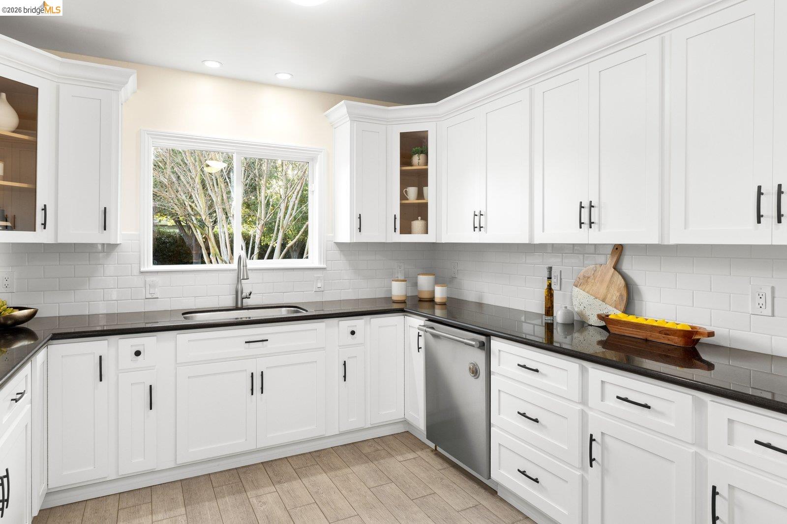 Detail Gallery Image 21 of 57 For 409 Pershing Dr, San Leandro,  CA 94577 - 3 Beds | 2 Baths