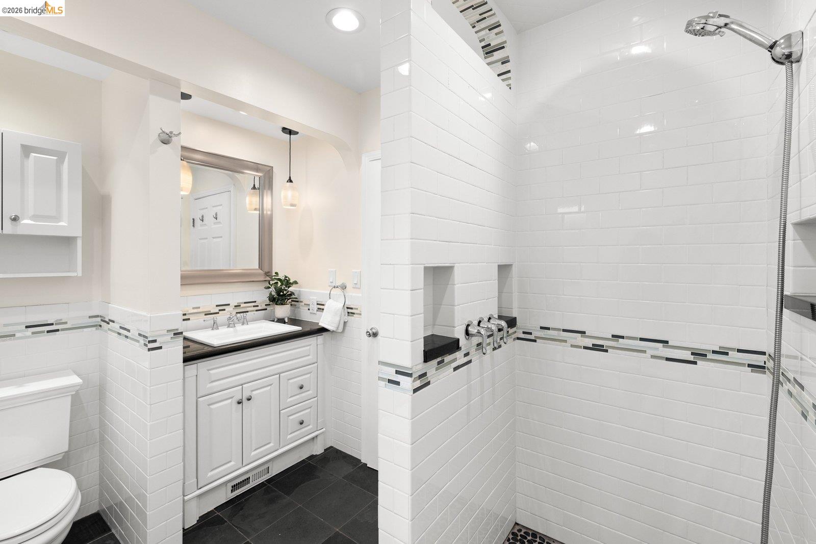 Detail Gallery Image 30 of 57 For 409 Pershing Dr, San Leandro,  CA 94577 - 3 Beds | 2 Baths