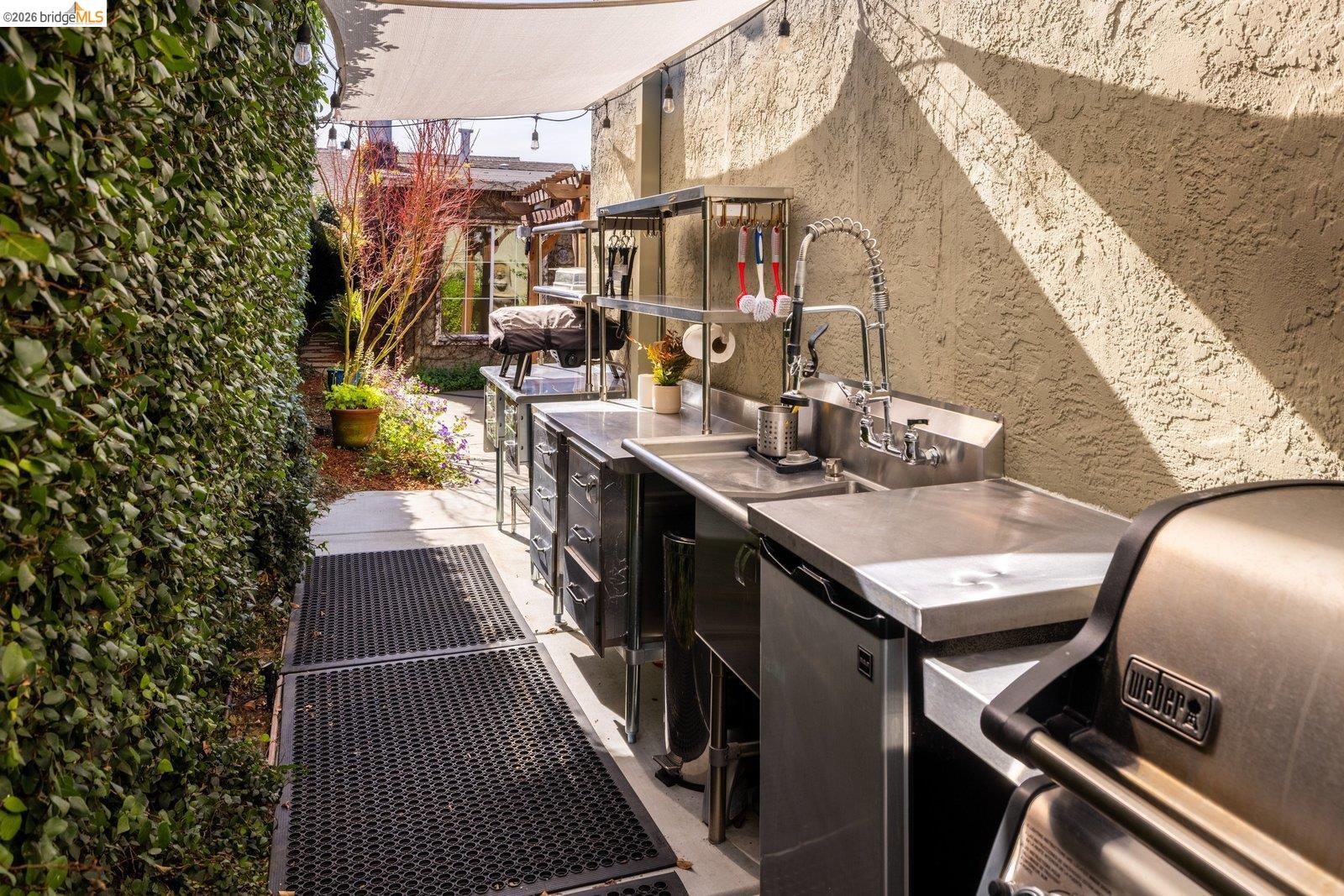 Detail Gallery Image 50 of 57 For 409 Pershing Dr, San Leandro,  CA 94577 - 3 Beds | 2 Baths