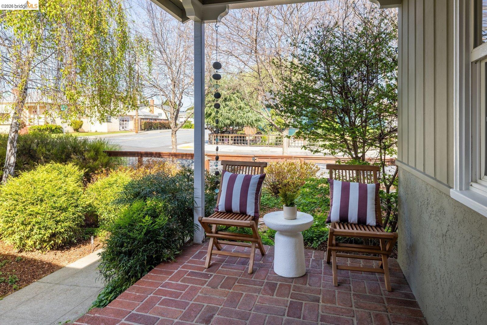 Detail Gallery Image 8 of 57 For 409 Pershing Dr, San Leandro,  CA 94577 - 3 Beds | 2 Baths