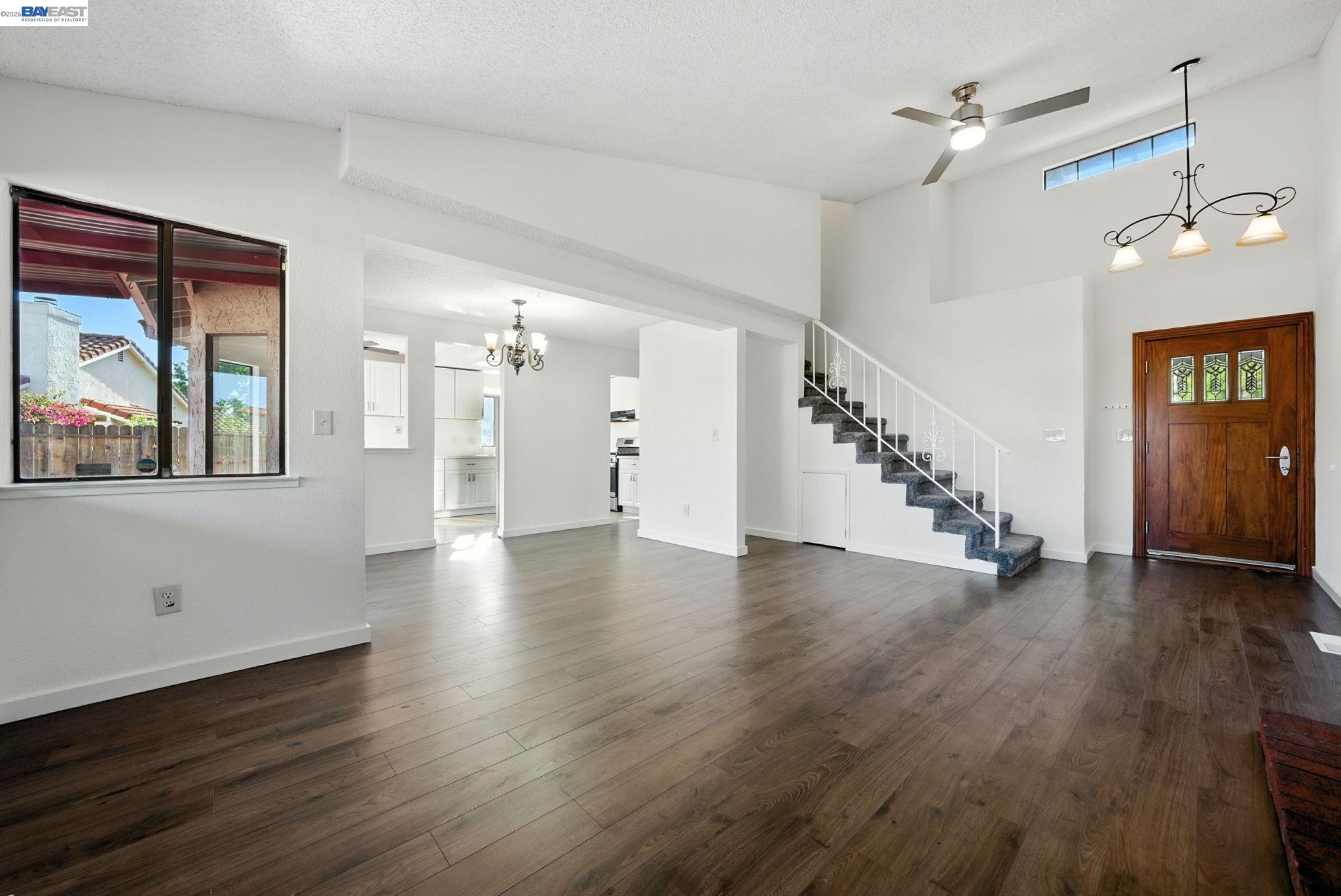 Detail Gallery Image 7 of 58 For 2524 Brazil Ct, Antioch,  CA 94509 - 4 Beds | 3 Baths