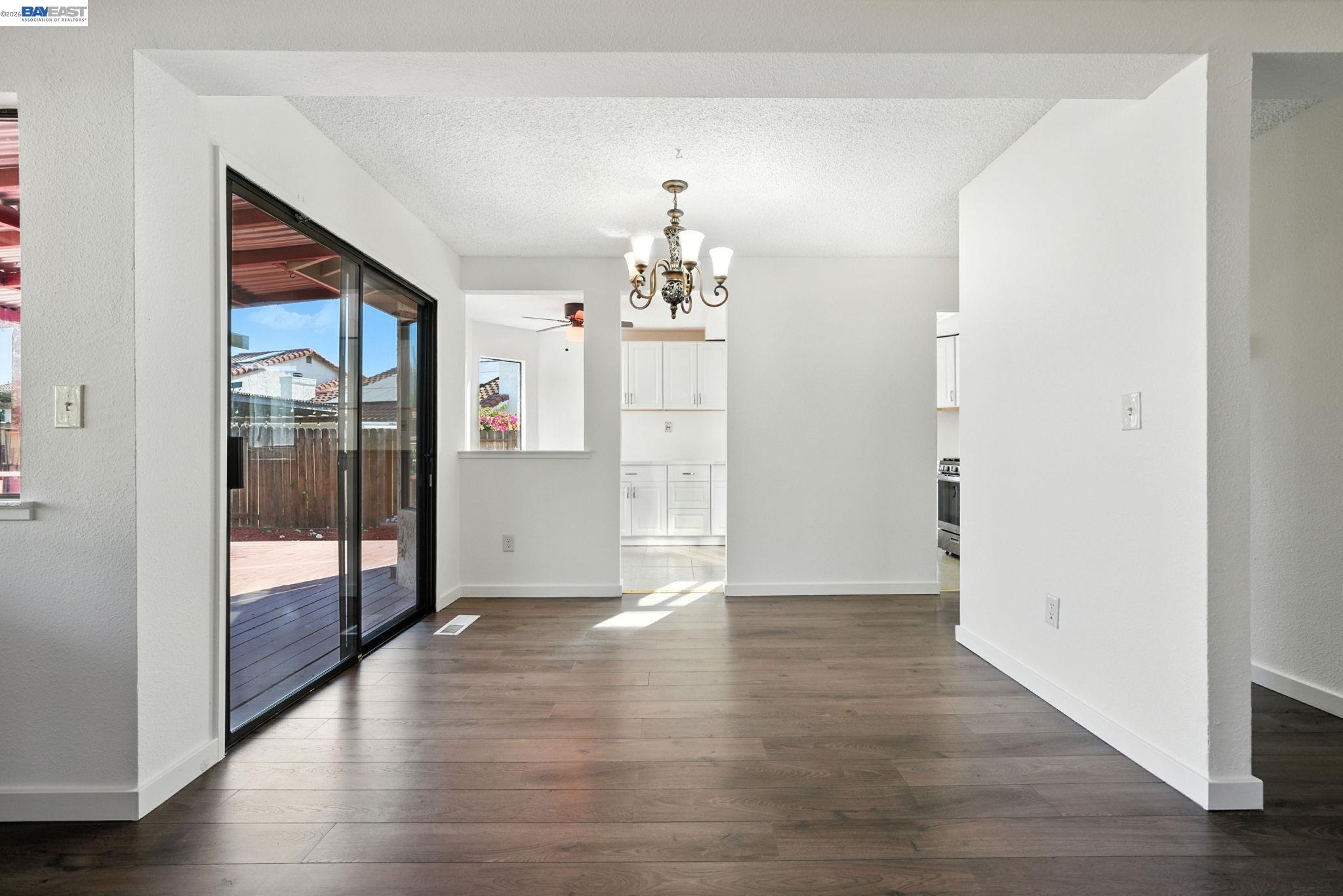 Detail Gallery Image 10 of 58 For 2524 Brazil Ct, Antioch,  CA 94509 - 4 Beds | 3 Baths