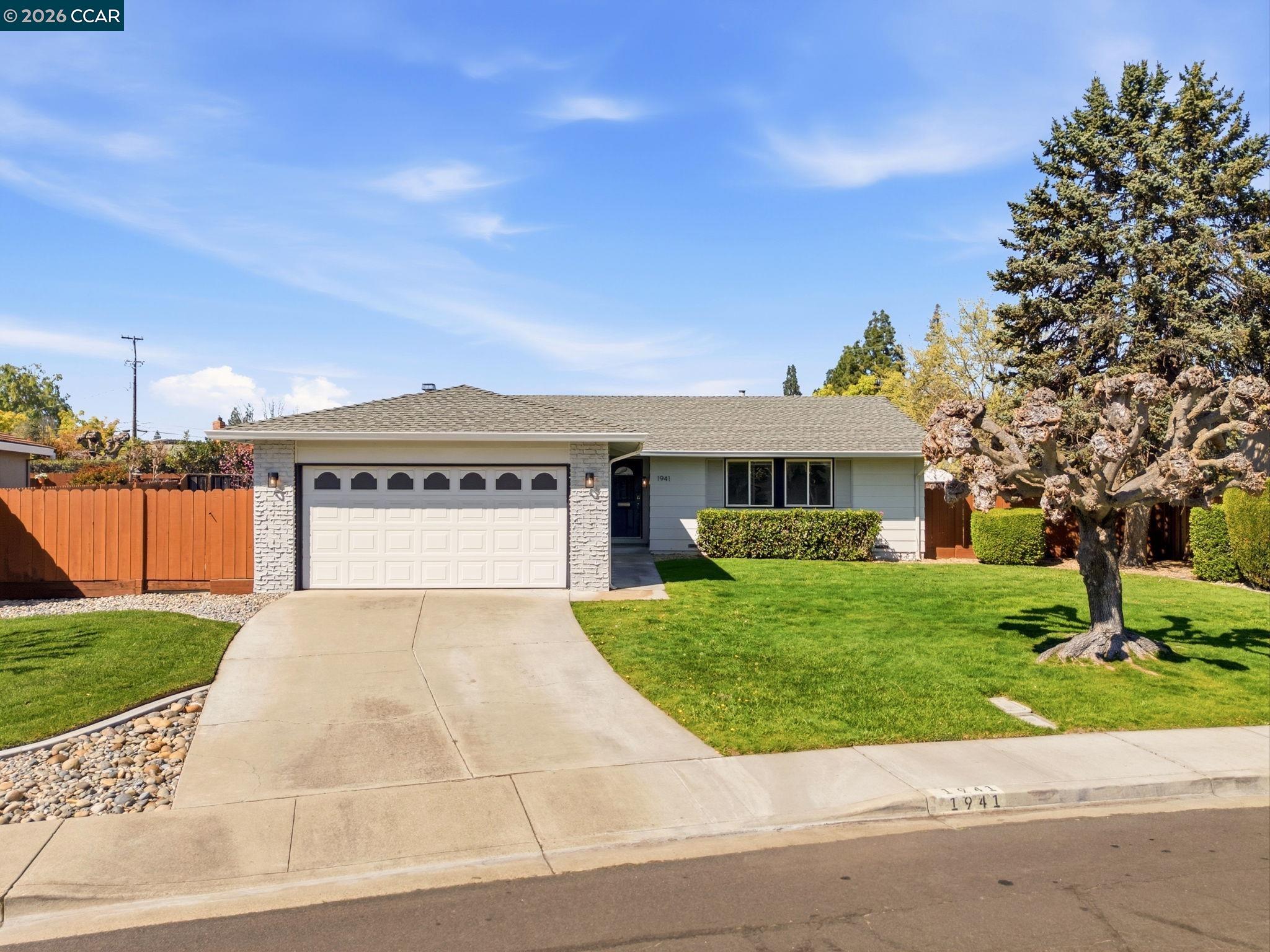 Front Image Thumbnail for CC41126573