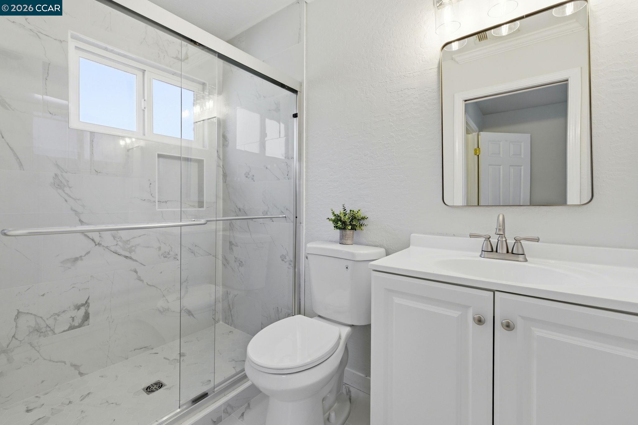 Detail Gallery Image 12 of 20 For 1941 Woodmoor Ct, Concord,  CA 94518 - 3 Beds | 2 Baths