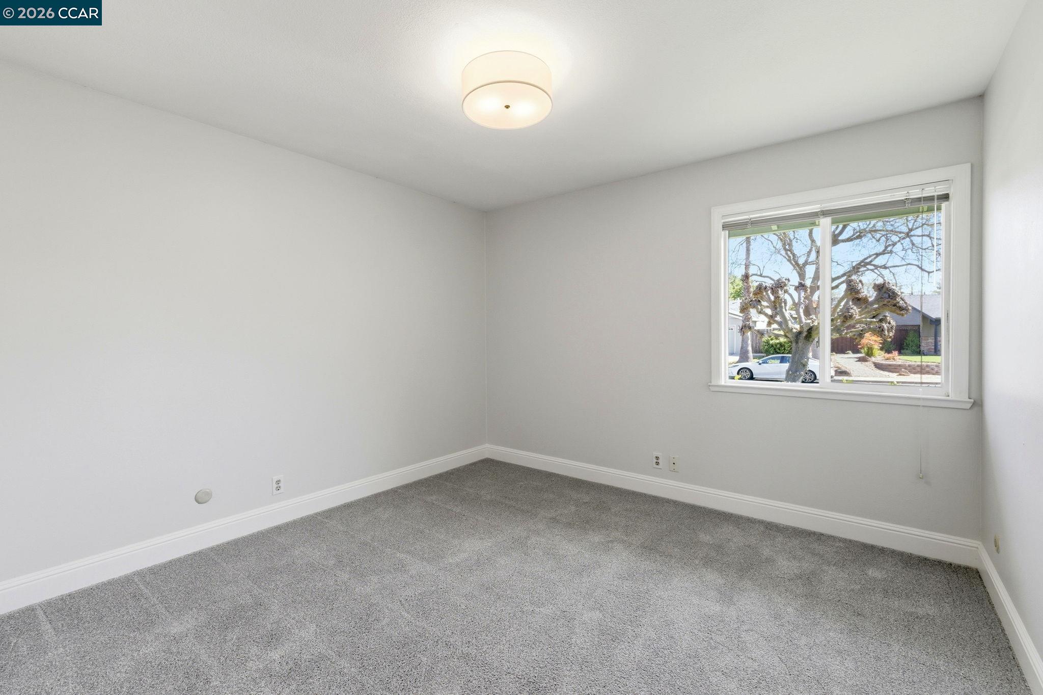Detail Gallery Image 13 of 20 For 1941 Woodmoor Ct, Concord,  CA 94518 - 3 Beds | 2 Baths