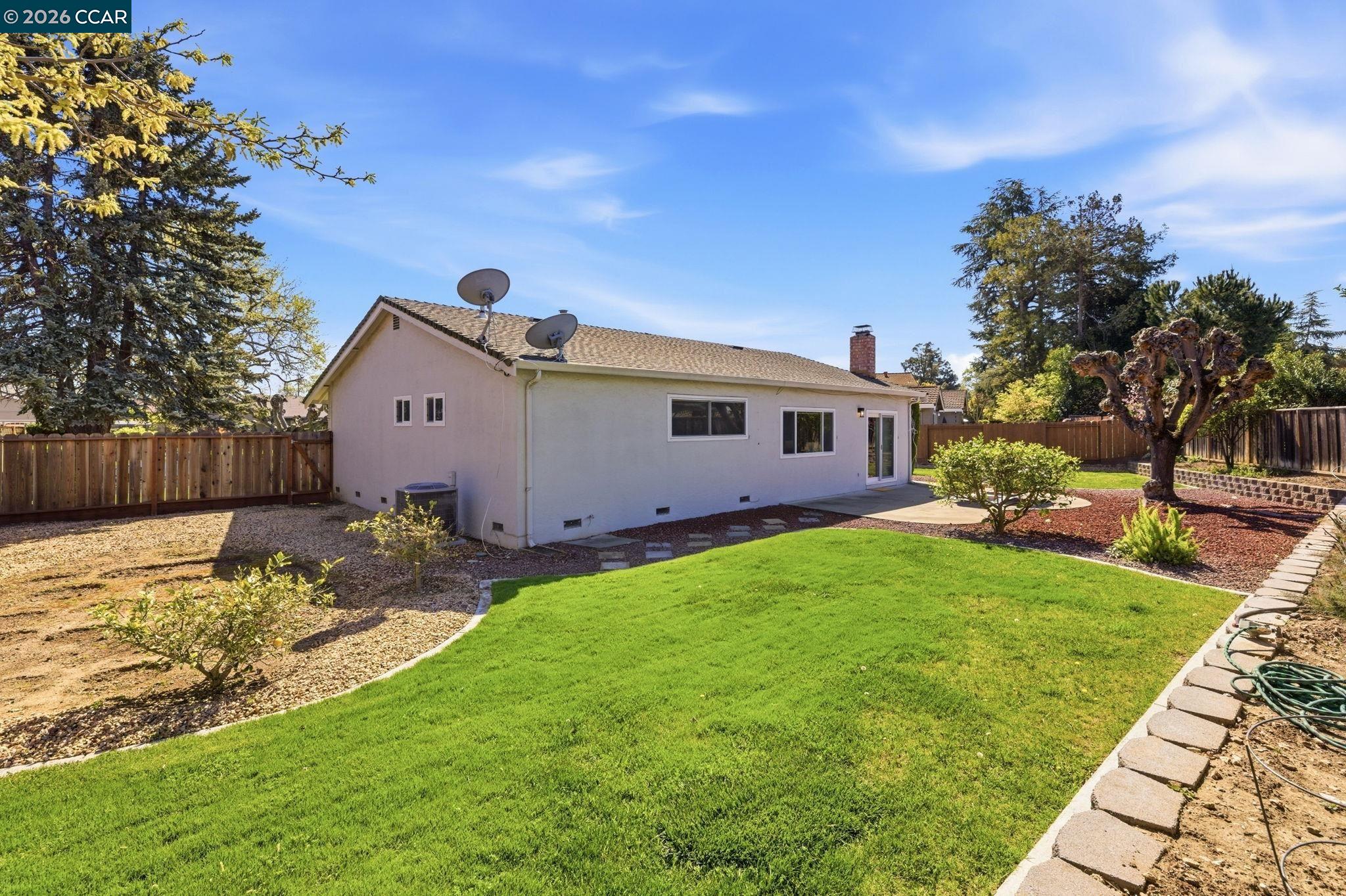 Detail Gallery Image 17 of 20 For 1941 Woodmoor Ct, Concord,  CA 94518 - 3 Beds | 2 Baths