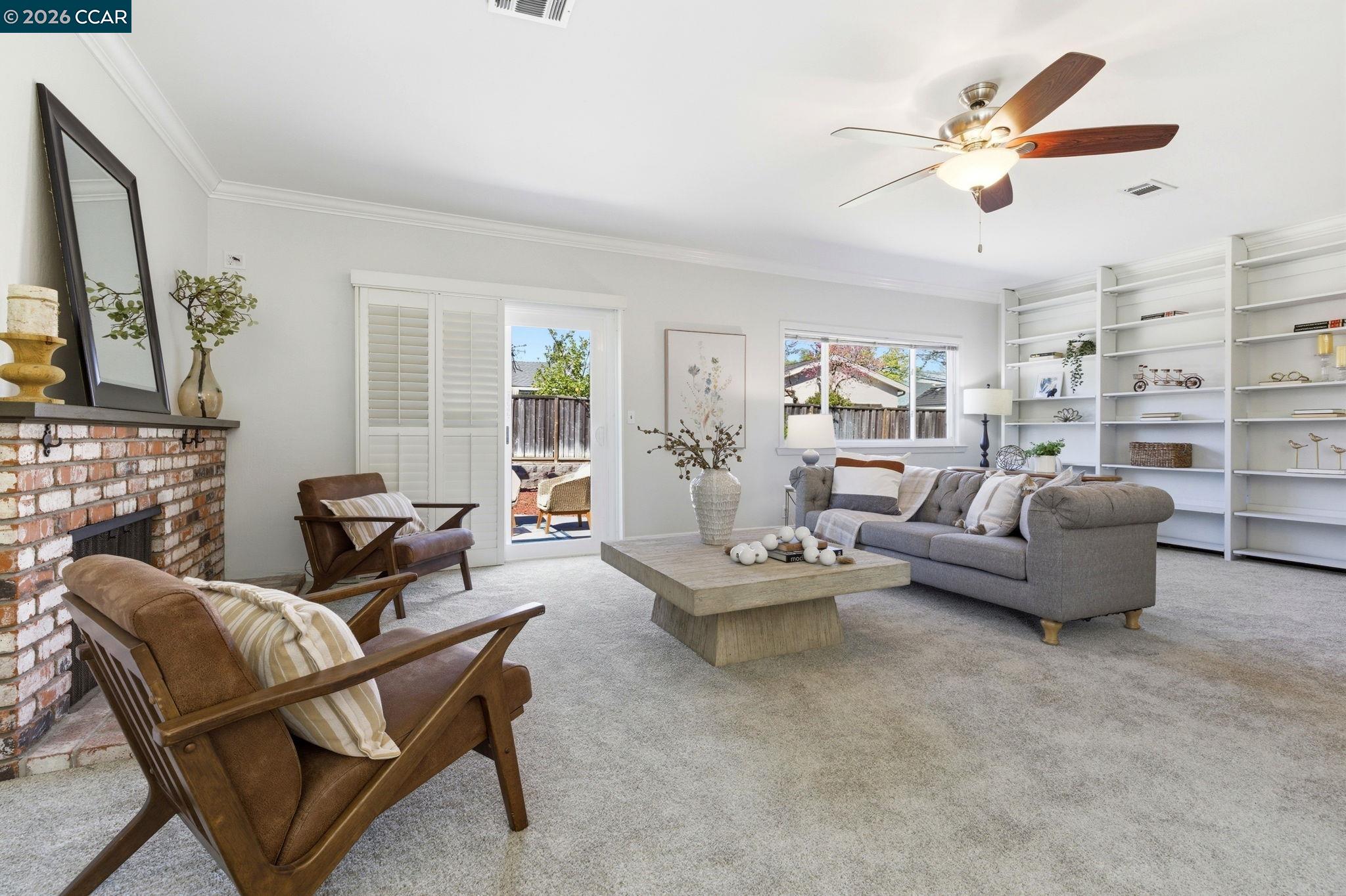 Detail Gallery Image 5 of 20 For 1941 Woodmoor Ct, Concord,  CA 94518 - 3 Beds | 2 Baths