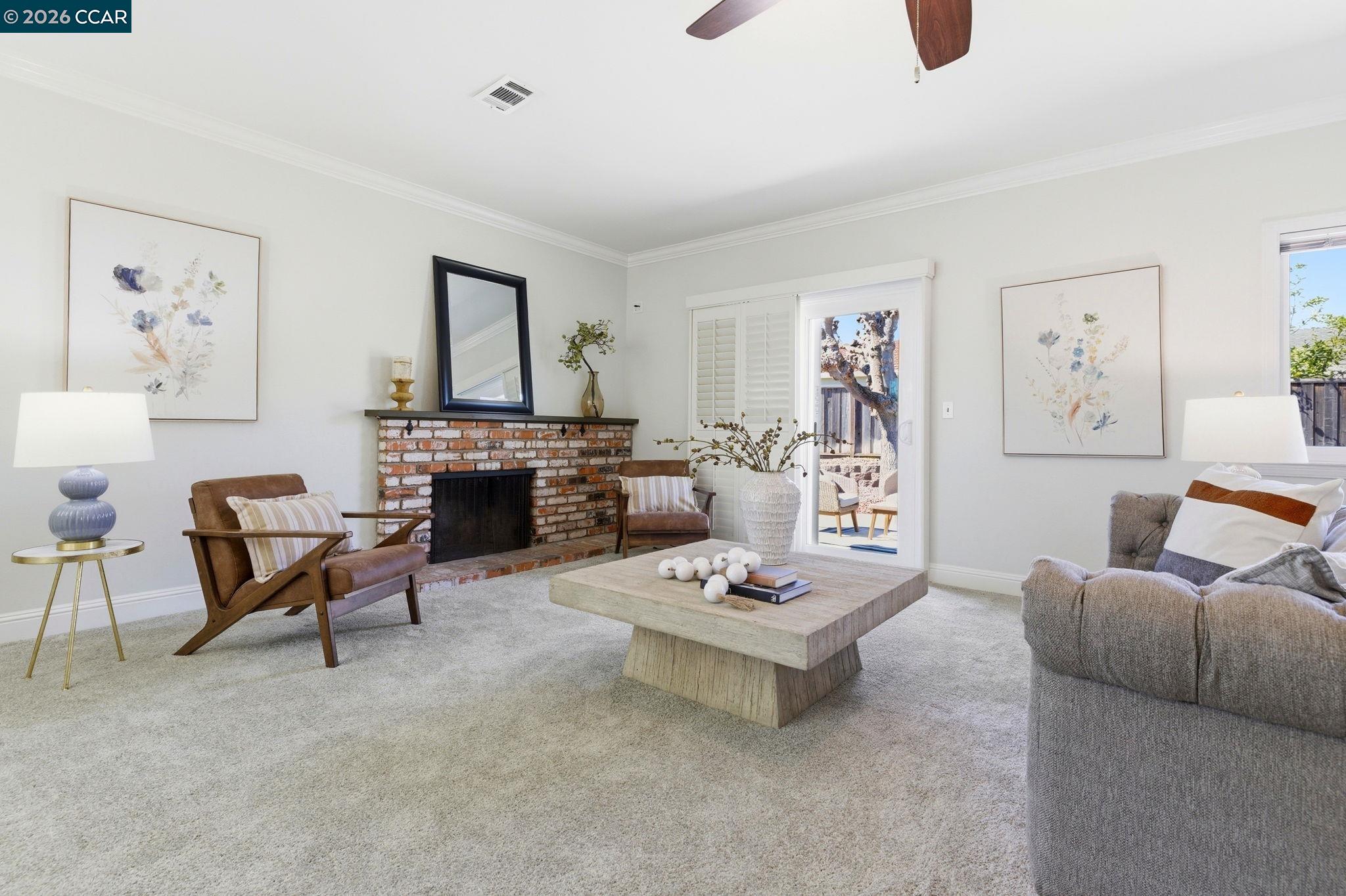 Detail Gallery Image 7 of 20 For 1941 Woodmoor Ct, Concord,  CA 94518 - 3 Beds | 2 Baths