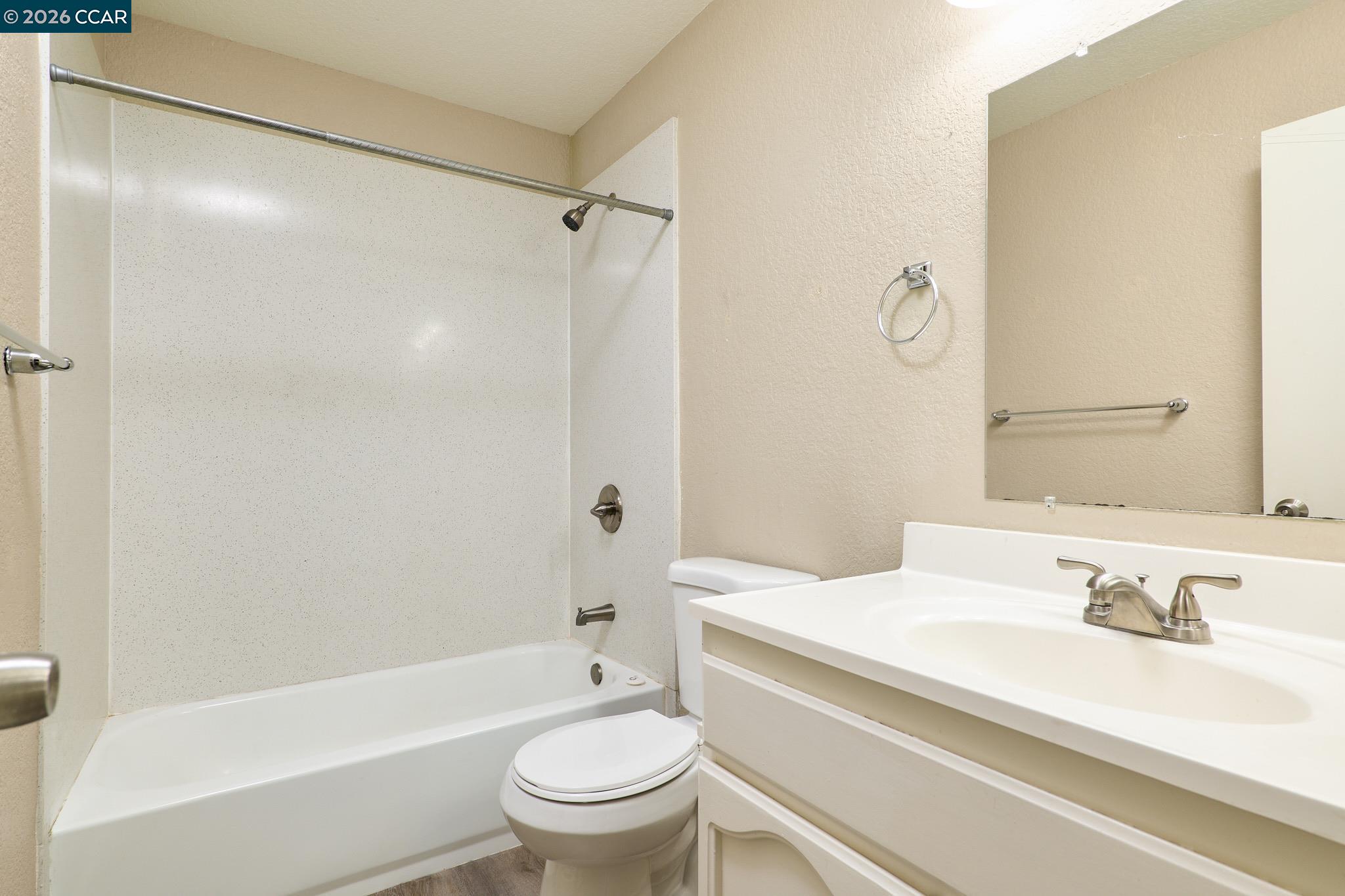 Detail Gallery Image 12 of 25 For 120 Persimmon Dr, Vallejo,  CA 94589 - 4 Beds | 2/1 Baths