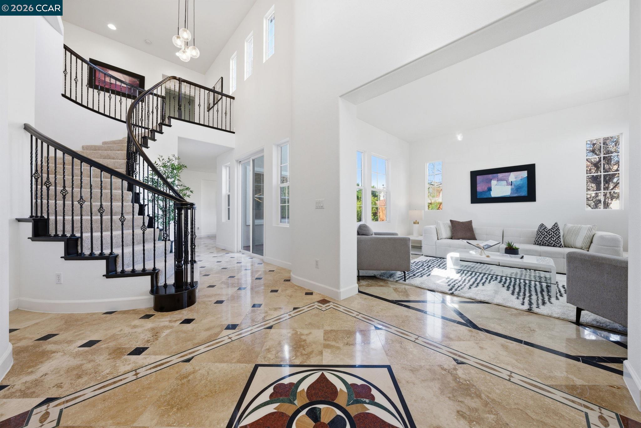 Detail Gallery Image 8 of 60 For 5324 Swainsons Ct, Concord,  CA 94521 - 5 Beds | 4/1 Baths