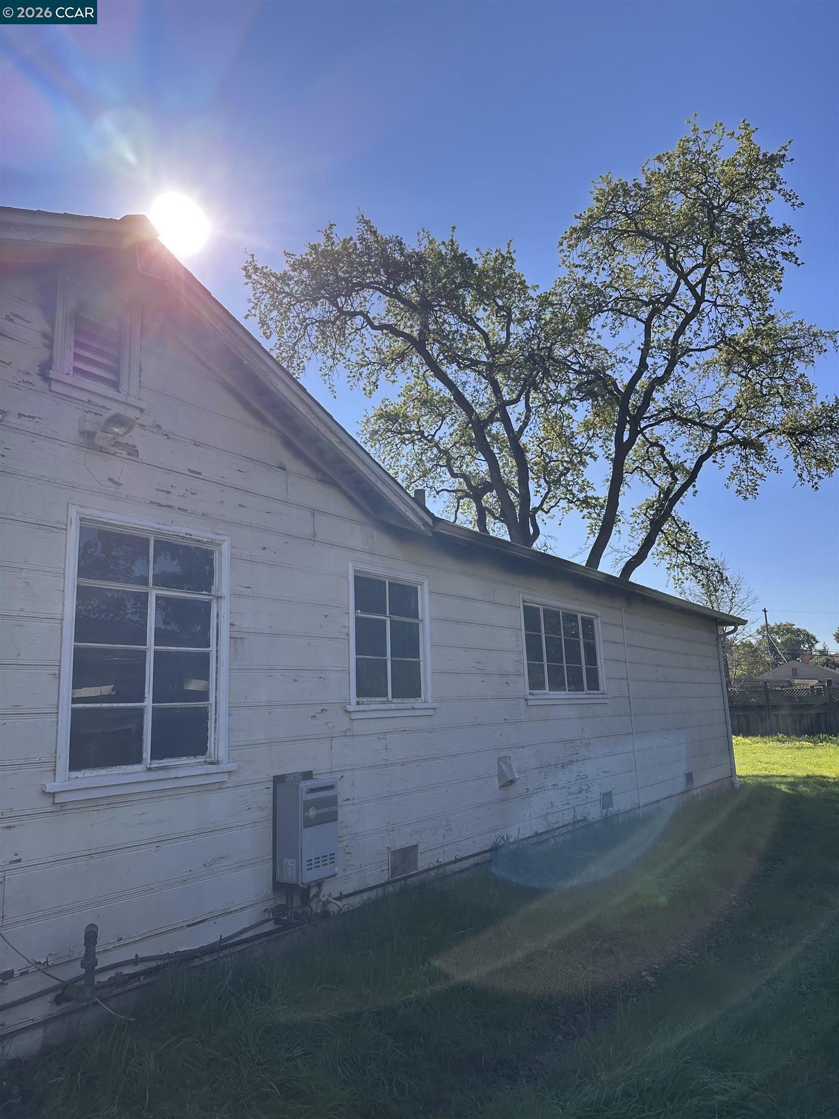 Detail Gallery Image 3 of 6 For 50 Pleasant Valley Dr, Walnut Creek,  CA 94597 - 3 Beds | 2/1 Baths