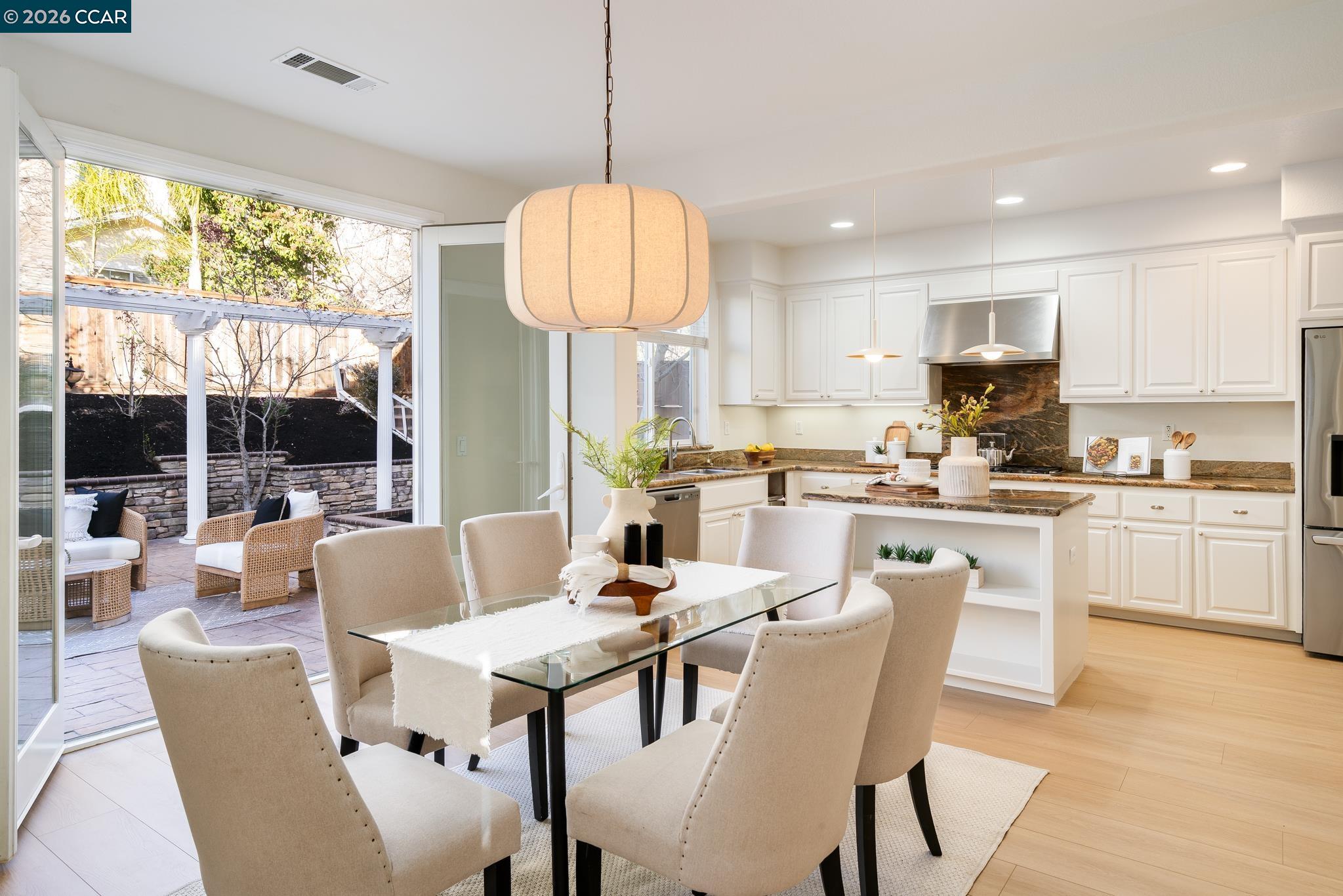 Detail Gallery Image 8 of 27 For 3138 Ashbrook Ln, San Ramon,  CA 94582 - 4 Beds | 3 Baths