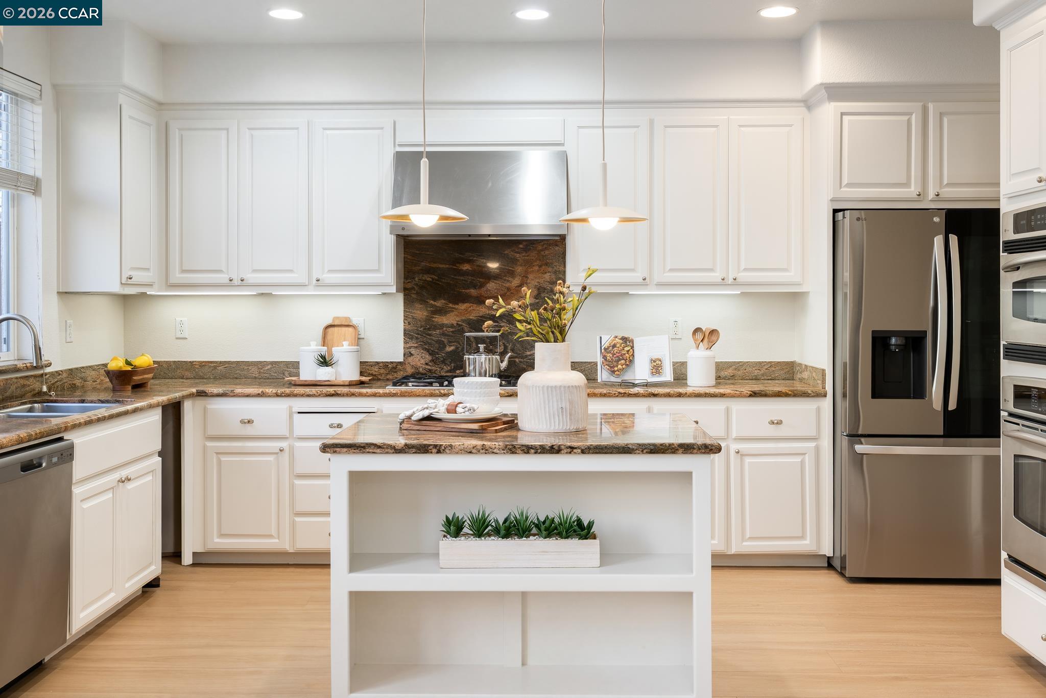 Detail Gallery Image 10 of 27 For 3138 Ashbrook Ln, San Ramon,  CA 94582 - 4 Beds | 3 Baths