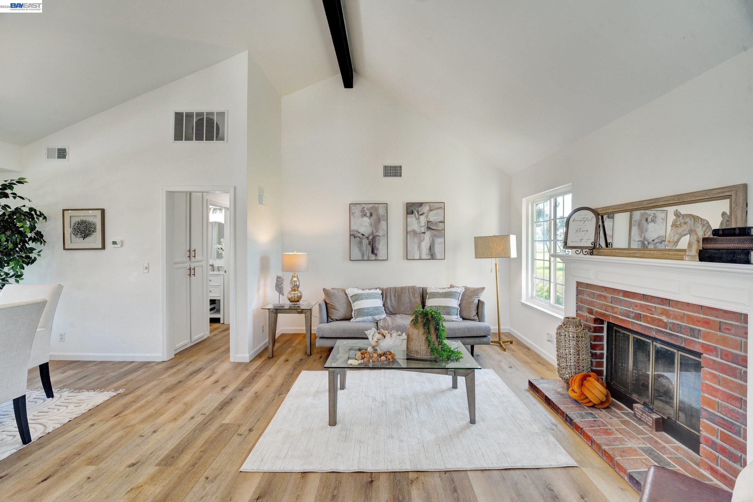 Photo #5: 41126581 Listing: Photo #5