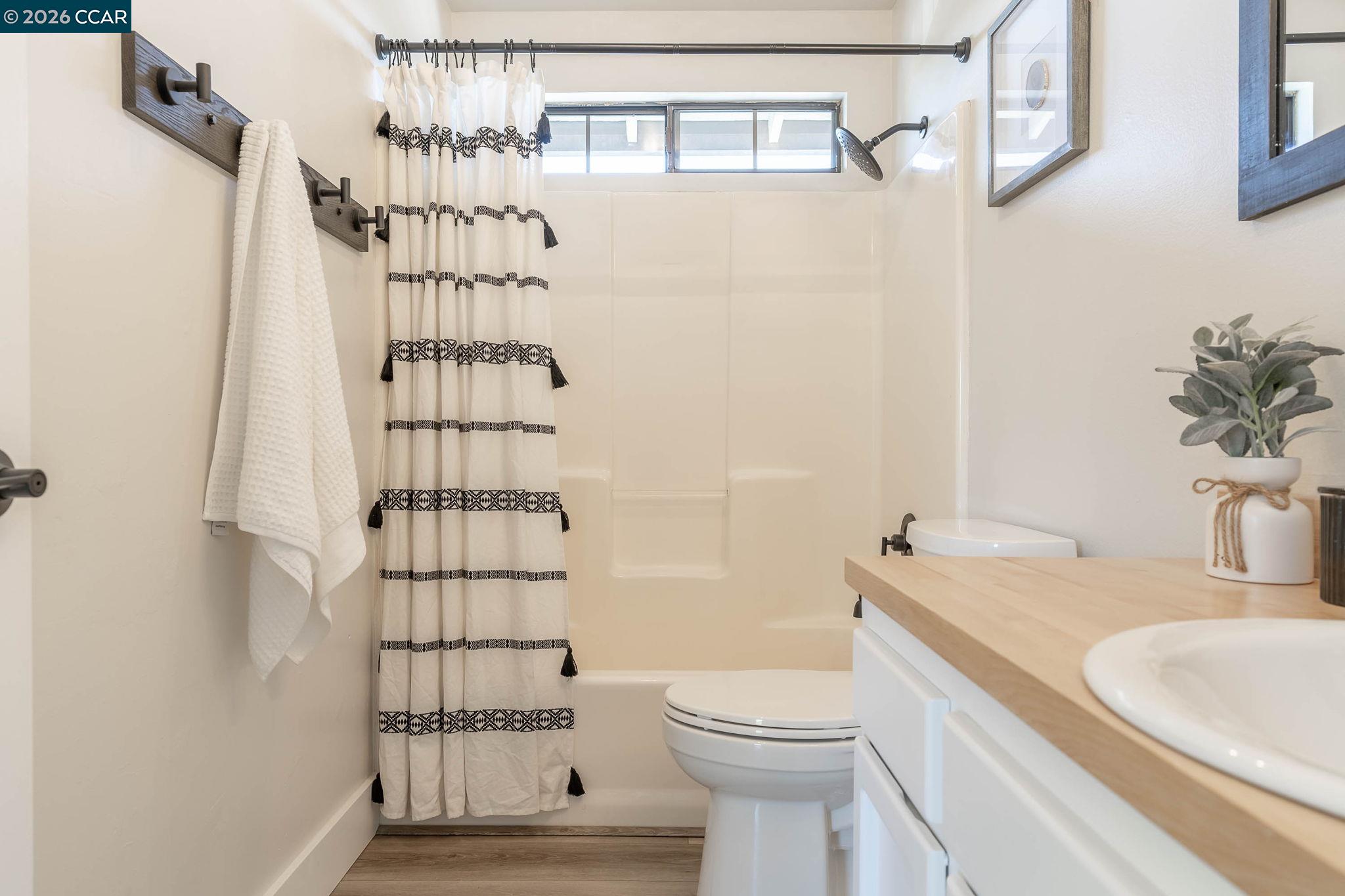 Detail Gallery Image 33 of 47 For 585 Studley St #4,  Sonoma,  CA 95476-6405 - 2 Beds | 2 Baths