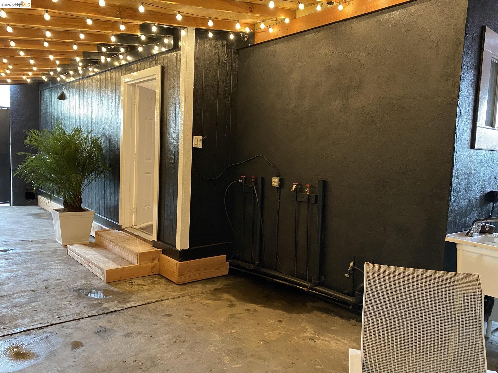 Detail Gallery Image 16 of 28 For 414 E 12th St, Oakland,  CA 94606 - – Beds | – Baths