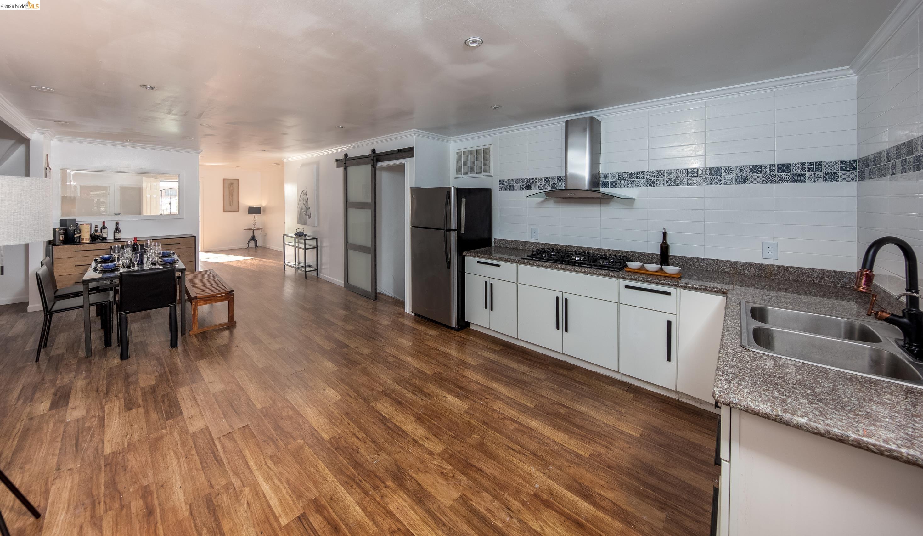 Detail Gallery Image 18 of 28 For 414 E 12th St, Oakland,  CA 94606 - – Beds | – Baths