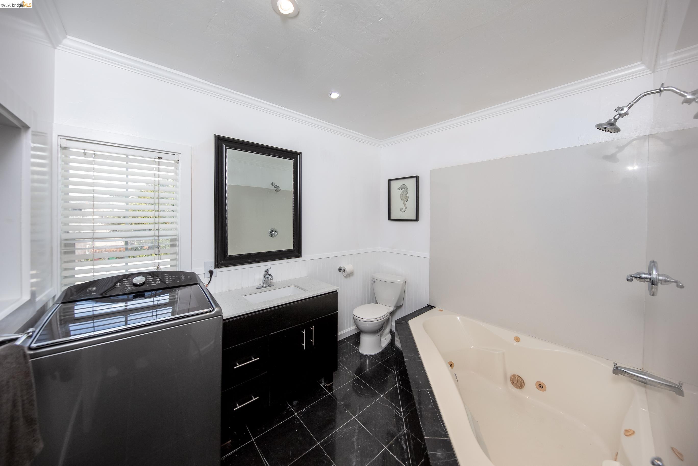 Detail Gallery Image 23 of 28 For 414 E 12th St, Oakland,  CA 94606 - – Beds | – Baths