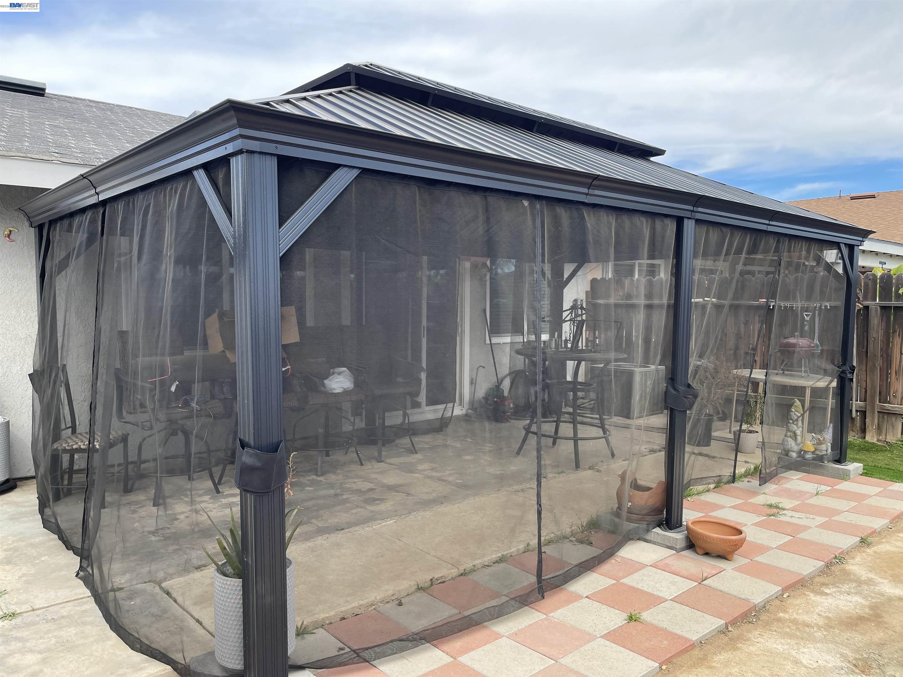 Detail Gallery Image 3 of 4 For 23825 Betts Pl, Moreno Valley,  CA 92553 - 2 Beds | 2/1 Baths