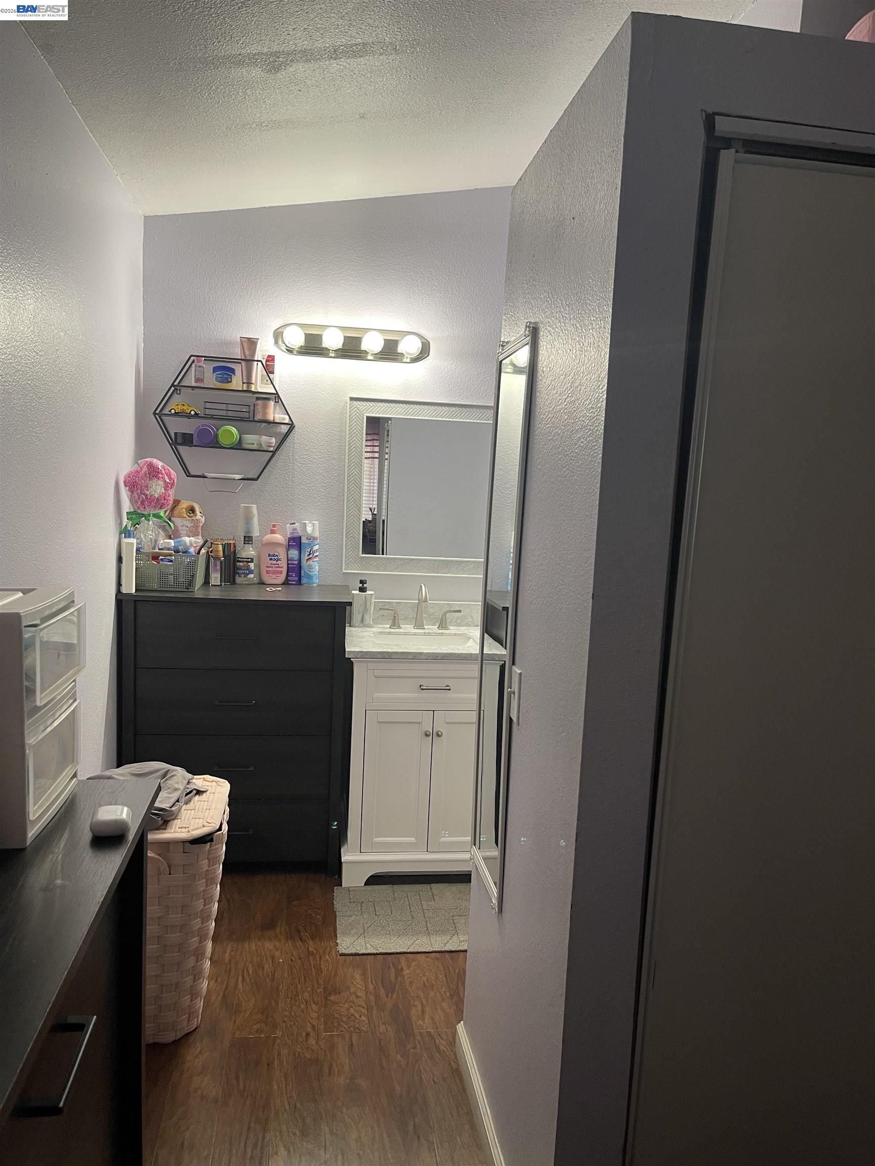 Detail Gallery Image 7 of 17 For 23825 Betts Pl, Moreno Valley,  CA 92553 - 2 Beds | 2/1 Baths