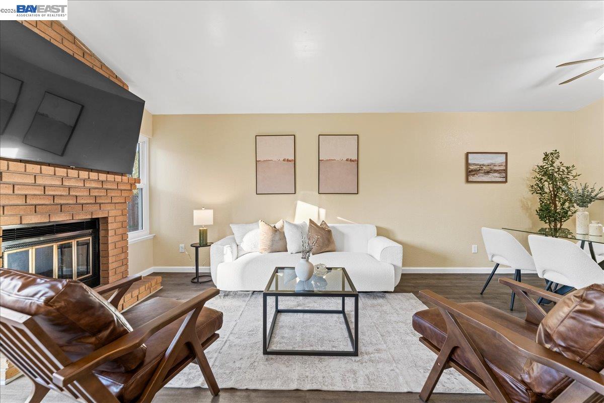 Detail Gallery Image 13 of 52 For 176 Bedford, Hercules,  CA 94547 - 3 Beds | 2 Baths