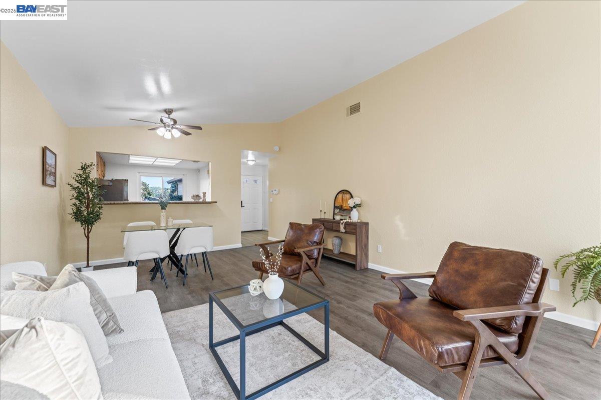 Detail Gallery Image 14 of 52 For 176 Bedford, Hercules,  CA 94547 - 3 Beds | 2 Baths