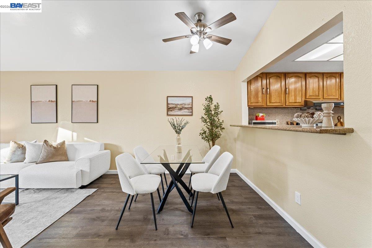 Detail Gallery Image 15 of 52 For 176 Bedford, Hercules,  CA 94547 - 3 Beds | 2 Baths
