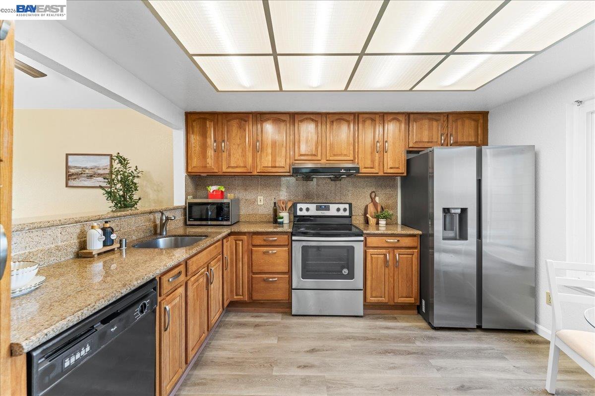 Detail Gallery Image 22 of 52 For 176 Bedford, Hercules,  CA 94547 - 3 Beds | 2 Baths