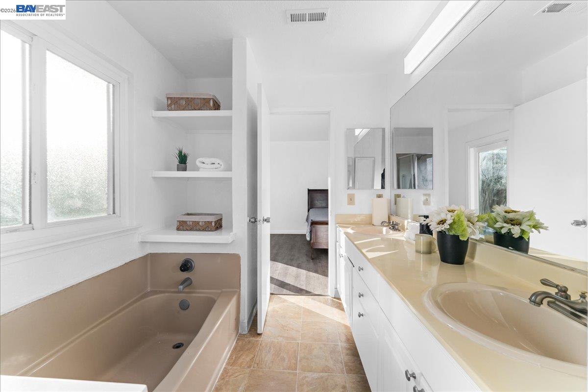 Detail Gallery Image 35 of 52 For 176 Bedford, Hercules,  CA 94547 - 3 Beds | 2 Baths