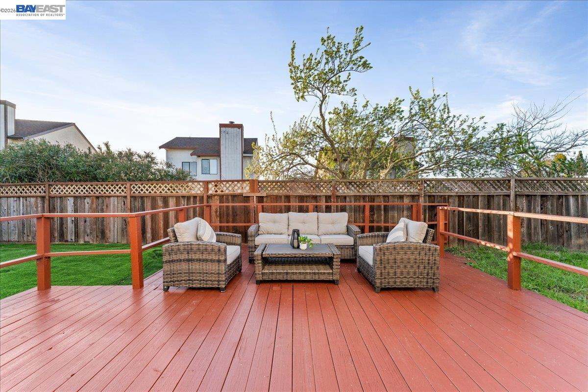 Detail Gallery Image 45 of 52 For 176 Bedford, Hercules,  CA 94547 - 3 Beds | 2 Baths