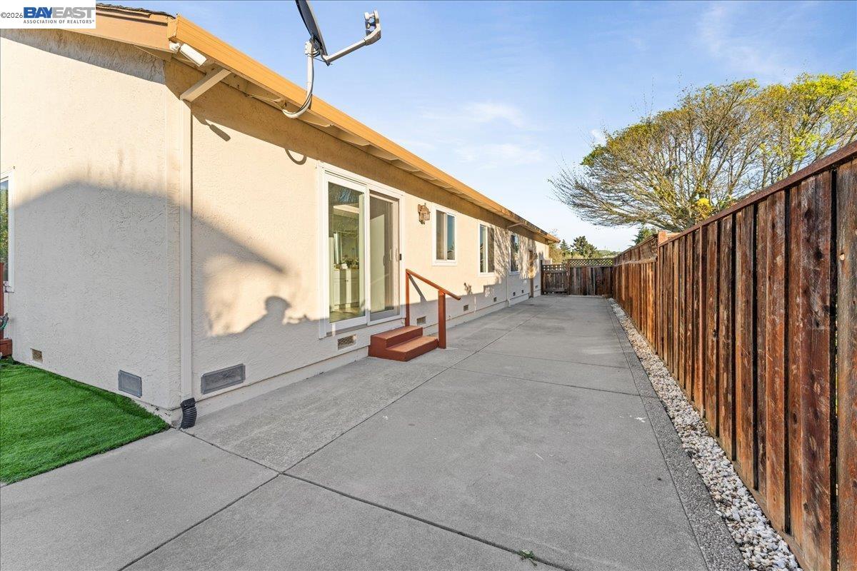 Detail Gallery Image 46 of 52 For 176 Bedford, Hercules,  CA 94547 - 3 Beds | 2 Baths