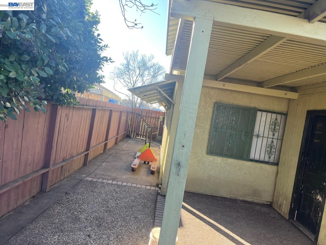 Detail Gallery Image 14 of 24 For Pyrenees Ave, Stockton,  CA 95210-0001 - 4 Beds | 2/1 Baths