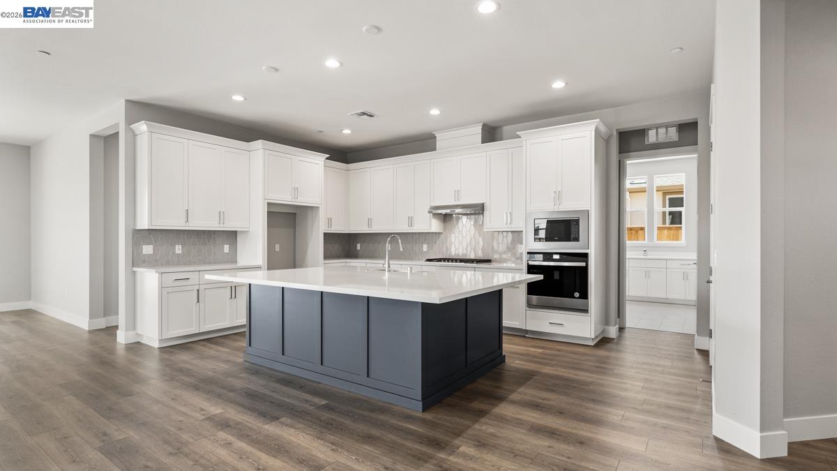 Detail Gallery Image 5 of 41 For 756 Conrad Street, Manteca,  CA 95336 - 2 Beds | 2/1 Baths