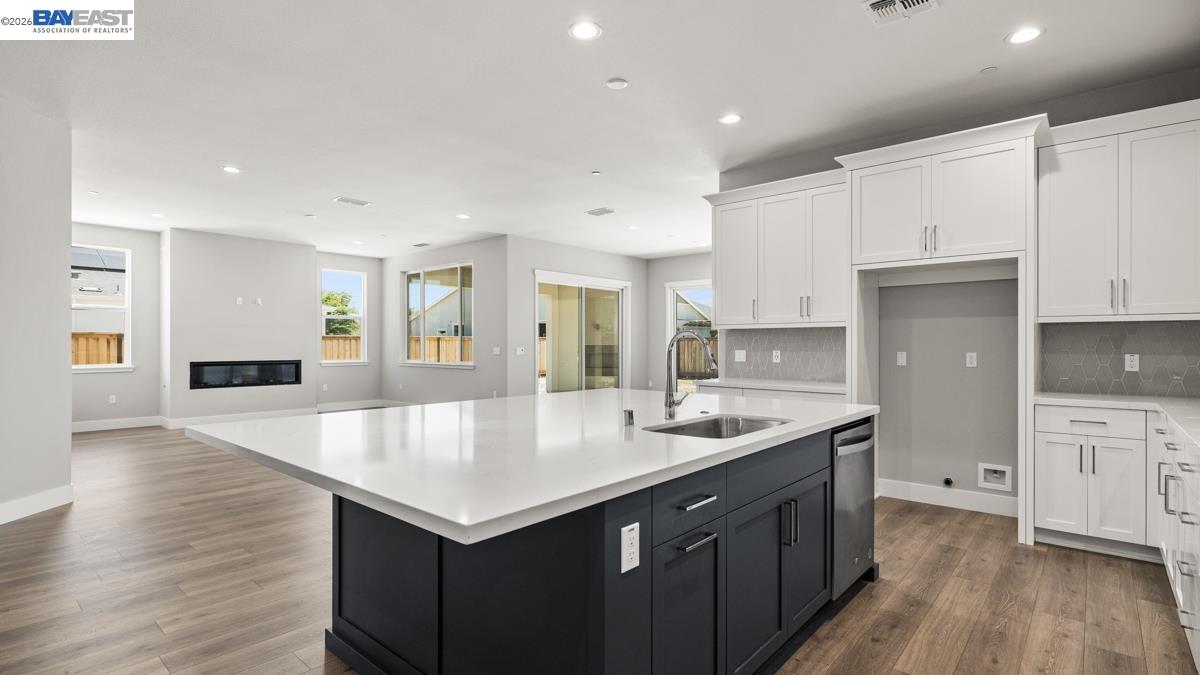 Detail Gallery Image 7 of 41 For 756 Conrad Street, Manteca,  CA 95336 - 2 Beds | 2/1 Baths