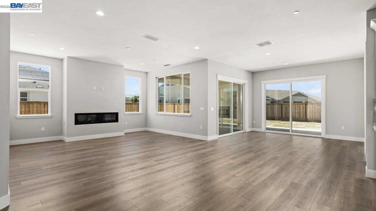 Detail Gallery Image 8 of 41 For 756 Conrad Street, Manteca,  CA 95336 - 2 Beds | 2/1 Baths