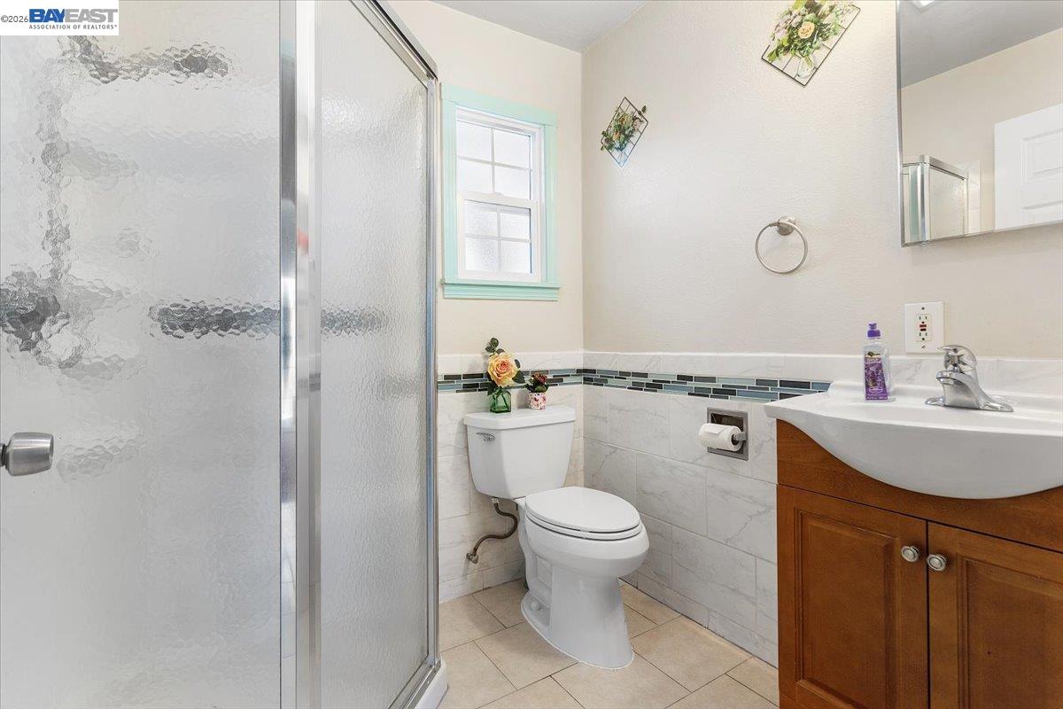 Detail Gallery Image 13 of 34 For 1114 Arthur Ave, San Leandro,  CA 94577 - 4 Beds | 2 Baths