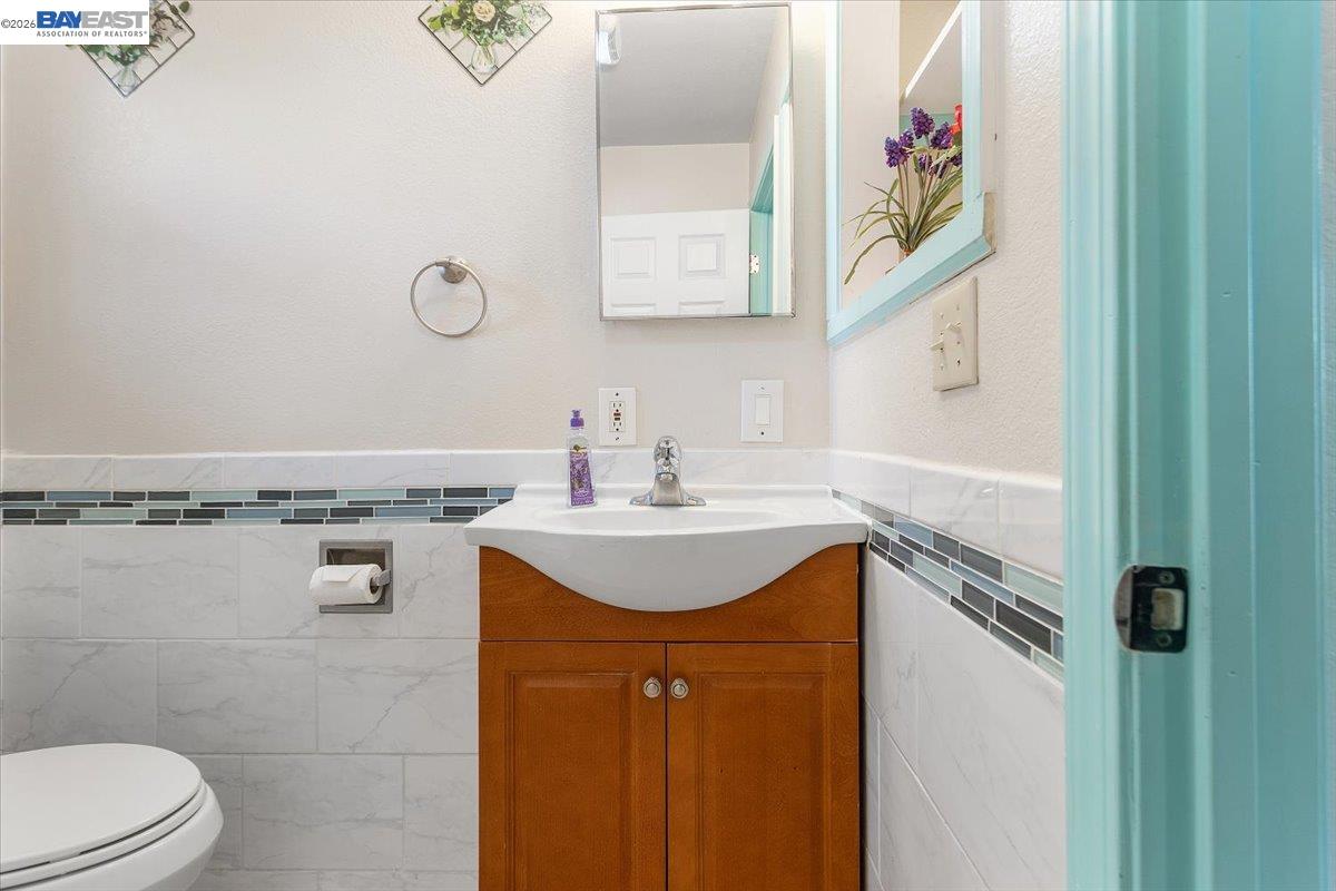 Detail Gallery Image 14 of 34 For 1114 Arthur Ave, San Leandro,  CA 94577 - 4 Beds | 2 Baths