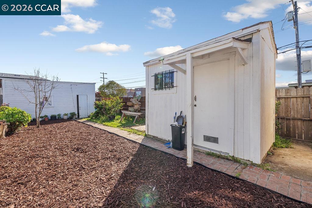 Detail Gallery Image 17 of 30 For 1100 Pennsylvania Ave, Richmond,  CA 94801 - 2 Beds | 1 Baths