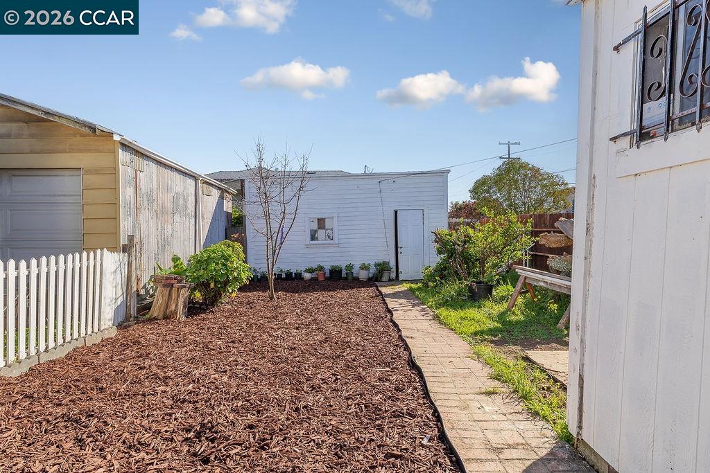 Detail Gallery Image 18 of 30 For 1100 Pennsylvania Ave, Richmond,  CA 94801 - 2 Beds | 1 Baths