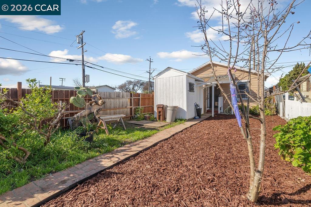 Detail Gallery Image 22 of 30 For 1100 Pennsylvania Ave, Richmond,  CA 94801 - 2 Beds | 1 Baths