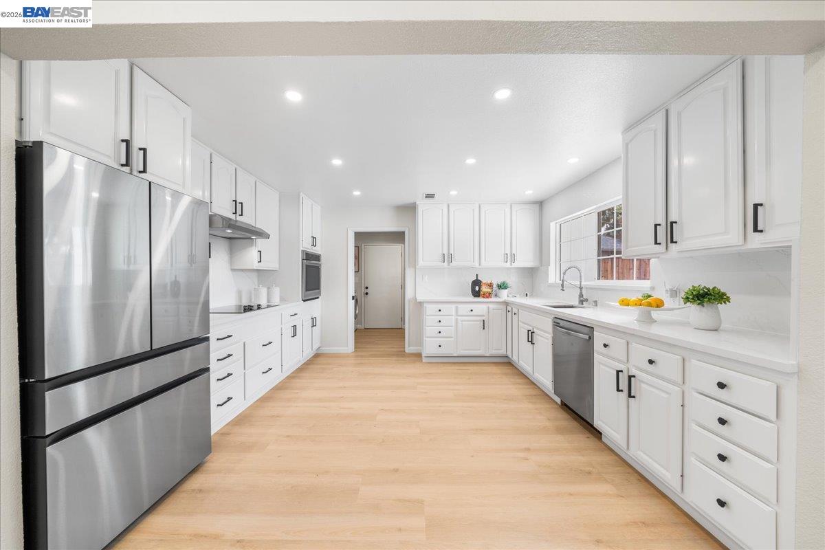 Detail Gallery Image 11 of 55 For 42077 Miranda St, Fremont,  CA 94539 - 5 Beds | 3 Baths