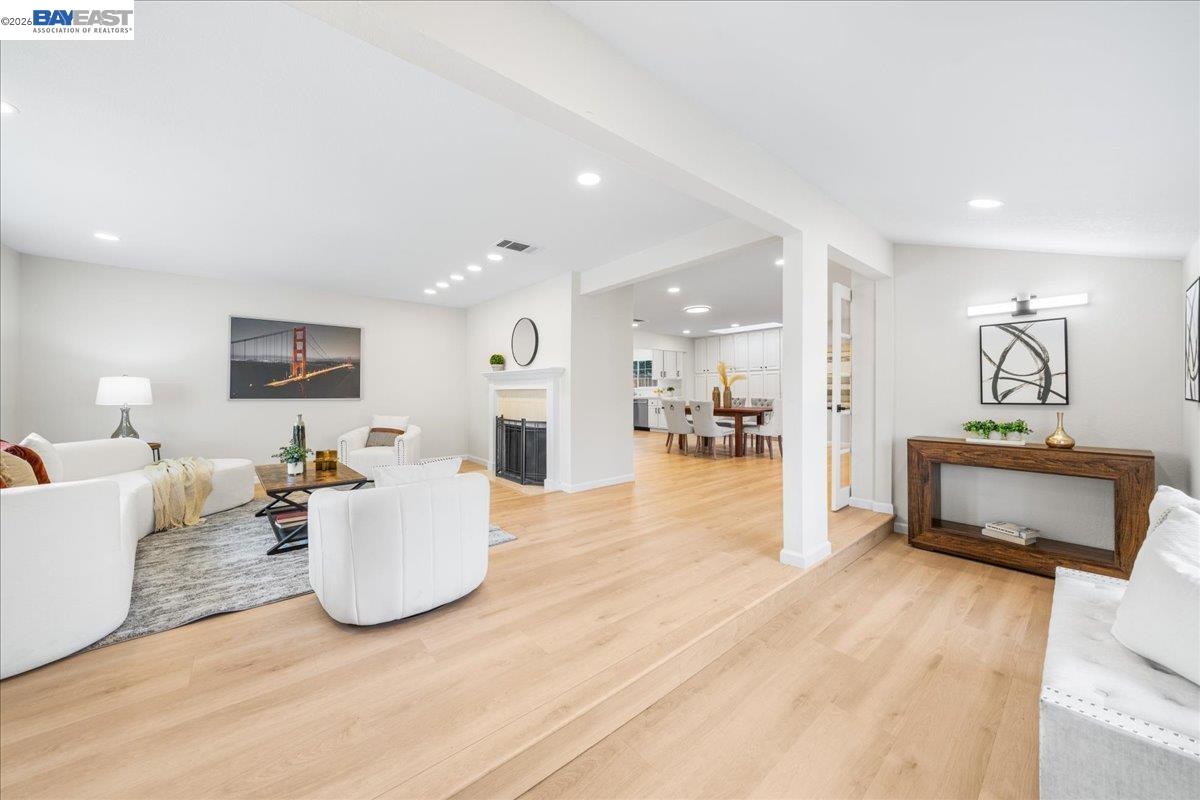 Detail Gallery Image 4 of 55 For 42077 Miranda St, Fremont,  CA 94539 - 5 Beds | 3 Baths