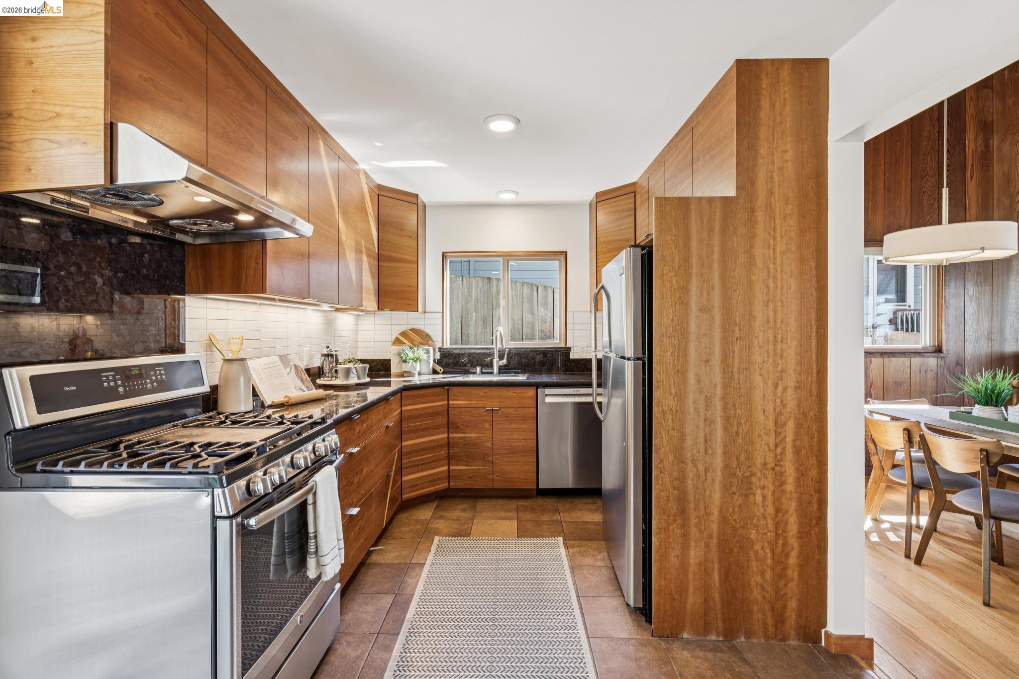 Detail Gallery Image 18 of 53 For 20 Stevenson Ave., Berkeley,  CA 94708 - 3 Beds | 2 Baths