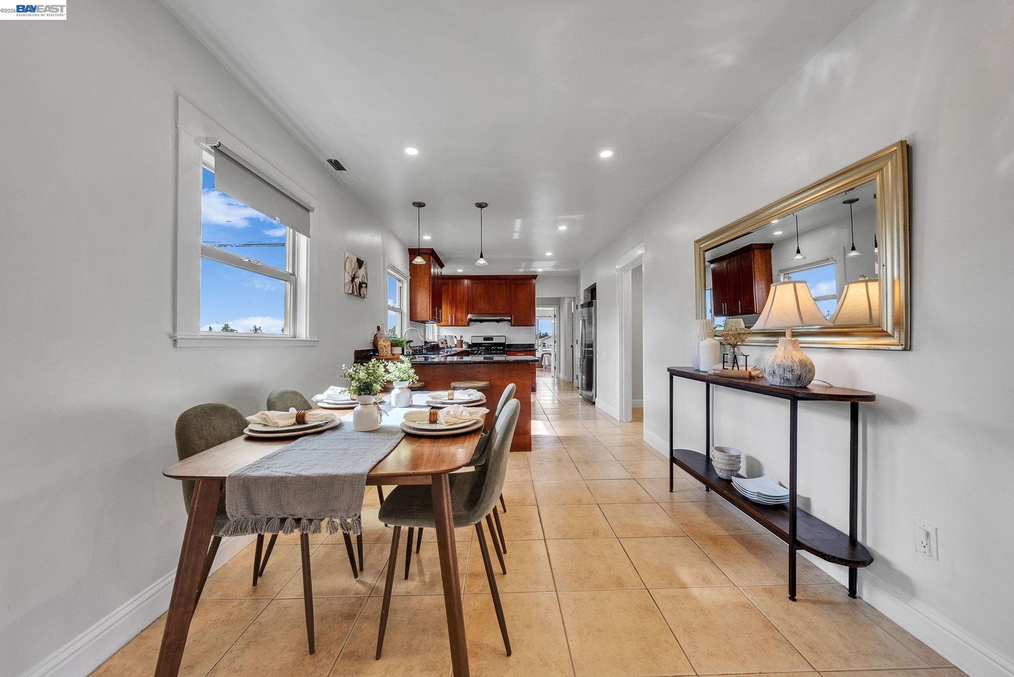 Detail Gallery Image 13 of 60 For 4471 Tulip Ave, Oakland,  CA 94619 - 3 Beds | 2 Baths